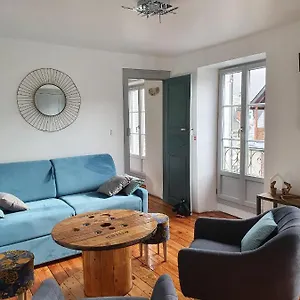 https://bel-appartement-luchon-centre-wifi-climatisation-6-couchages.midi-pyreneeshotels.com